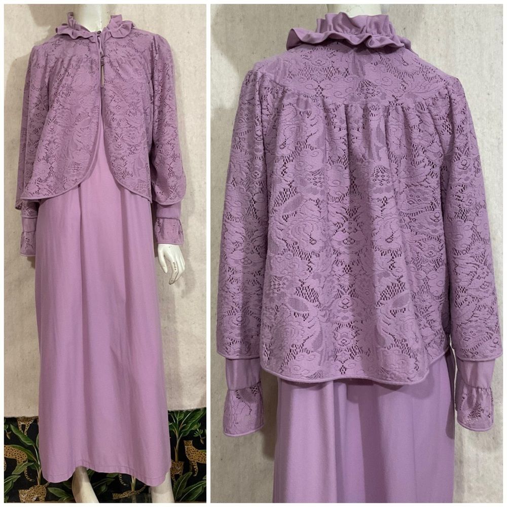 Vintage 80s Lavender Purple Lilac Vassarette Nightgown and Lace Shawl Set Medium